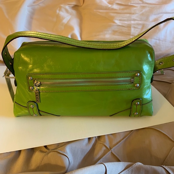 Apple Green Leather Handbag - Picture 2 of 6